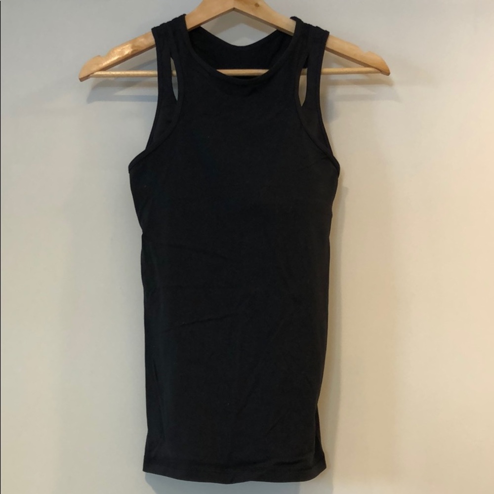 Lululemon workout tank